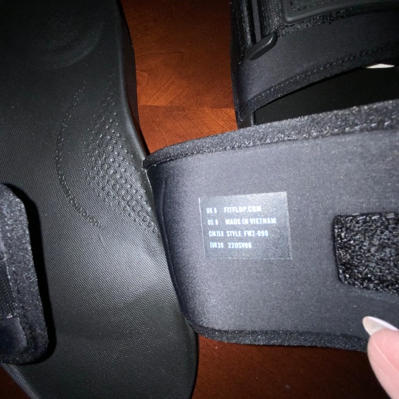 FITFLOP IQUSHION POOL SLIDES  SZ 8 / 39 BLACK - Picture 7 of 11